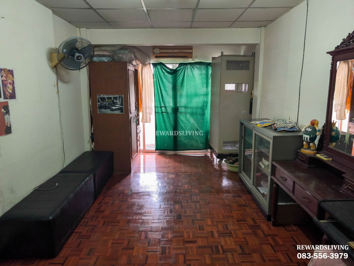 รูป ขายทาวน์โฮม 3 ชั้น ทำเลอโศก–ดินแดง ใกล้ MRT พระราม 9 ดาดฟ้าใหญ่ วิวเมือง ลมดีทั้งวัน เหมาะสำหรับครอบครัวและนักลงทุน - รูปที่ 13/16