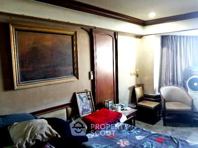 Condos for sale Bo Be Market : 1-BR Condo at Juldis River Mansion Condominium close to Bang Lamphu (ID 813147)