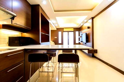 Condos for rent : 1-BR Condo at Nusa State Tower Condominium near BTS Saphan Taksin (ID 2541231)