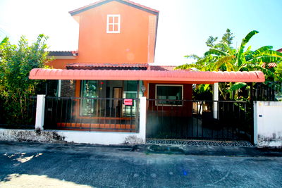Houses for sale Ban Chang Rayong : For sale: Corner single-detached house on a 54 sq.wah plot at Pazento Village, Ban Chang–Had Namrin, near Map Ta Phut Industrial Estate, Rayong.