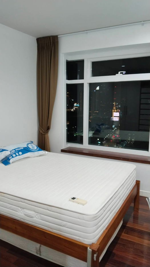 picture Condo 1 room 44.5 sq m. Next to New Petchaburi Road 35, walk 10 minutes to the front of Sukhumvit Soi 11, 20th floor, ready to move in. - 20/24