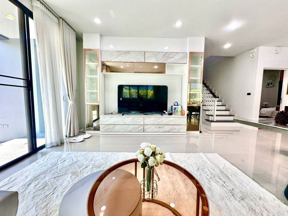 รูป 🏡 ให้เช่าบ้านเดี่ยว เศรษฐสิริ กรุงเทพกรีฑา 2 ✨บ้านหรูทำเลคุณภาพ ใกล้โรงเรียนนานาชาติหลายแห่ง เหมาะสำหรับครอบค - รูปที่ 3/16