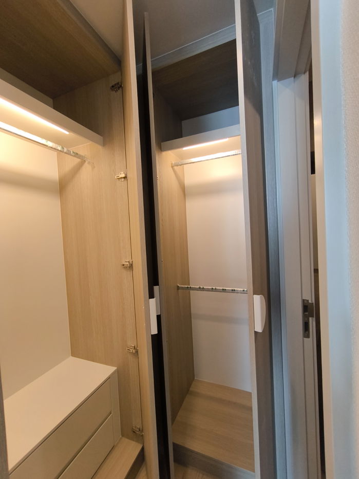 picture Reference Sathorn-Wongwianyai Condo, 130 meters to BTS Wongwianyai. - 16/18