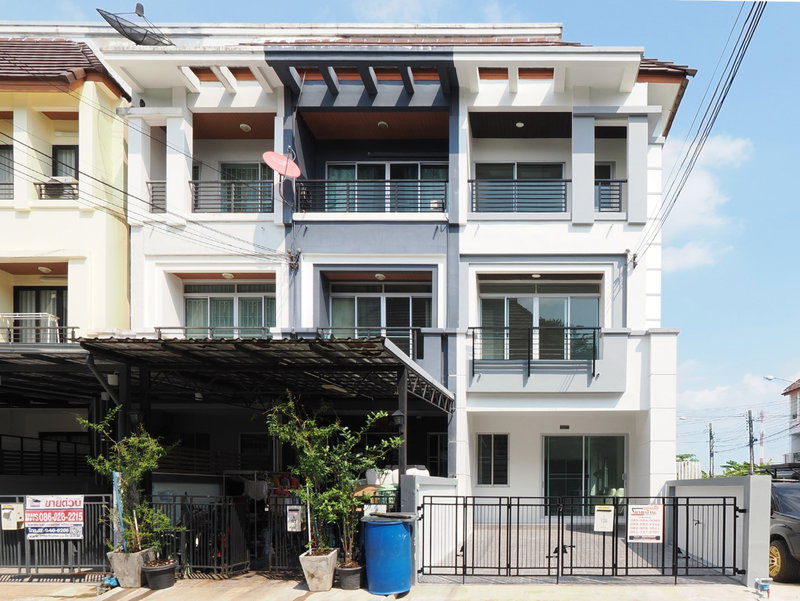 ขายทาวน์โฮม : [ขายแล้วค่ะ] ทาวน์โฮม 3 ชั้น บ้านกลางเมือง 21.1 ตร.ว. 3นอน 3น้ำ [พระราม 9 - รามคำแหง] ขาย - ล้าน