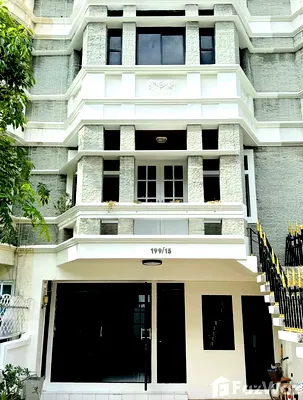 Townhouses for rent One Bangkok : 4 Bedroom Townhouse for rent in Khlong Toei Nuea, Bangkok  5975432