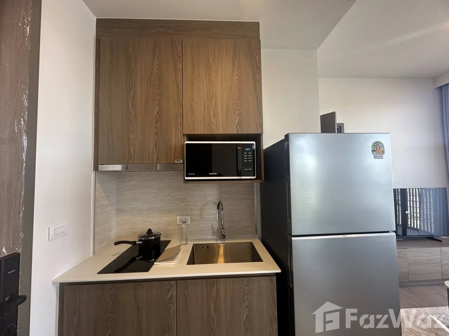 is a condo and apartment project located in Choeng Thale. 5937985 - image 6