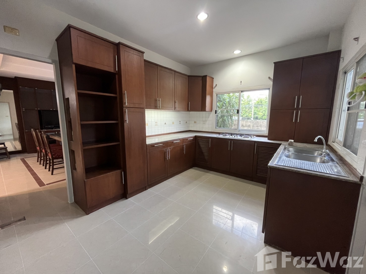 picture 6 Bedroom House for rent in Phra Khanong Nuea, Bangkok 1415448 - 8/11