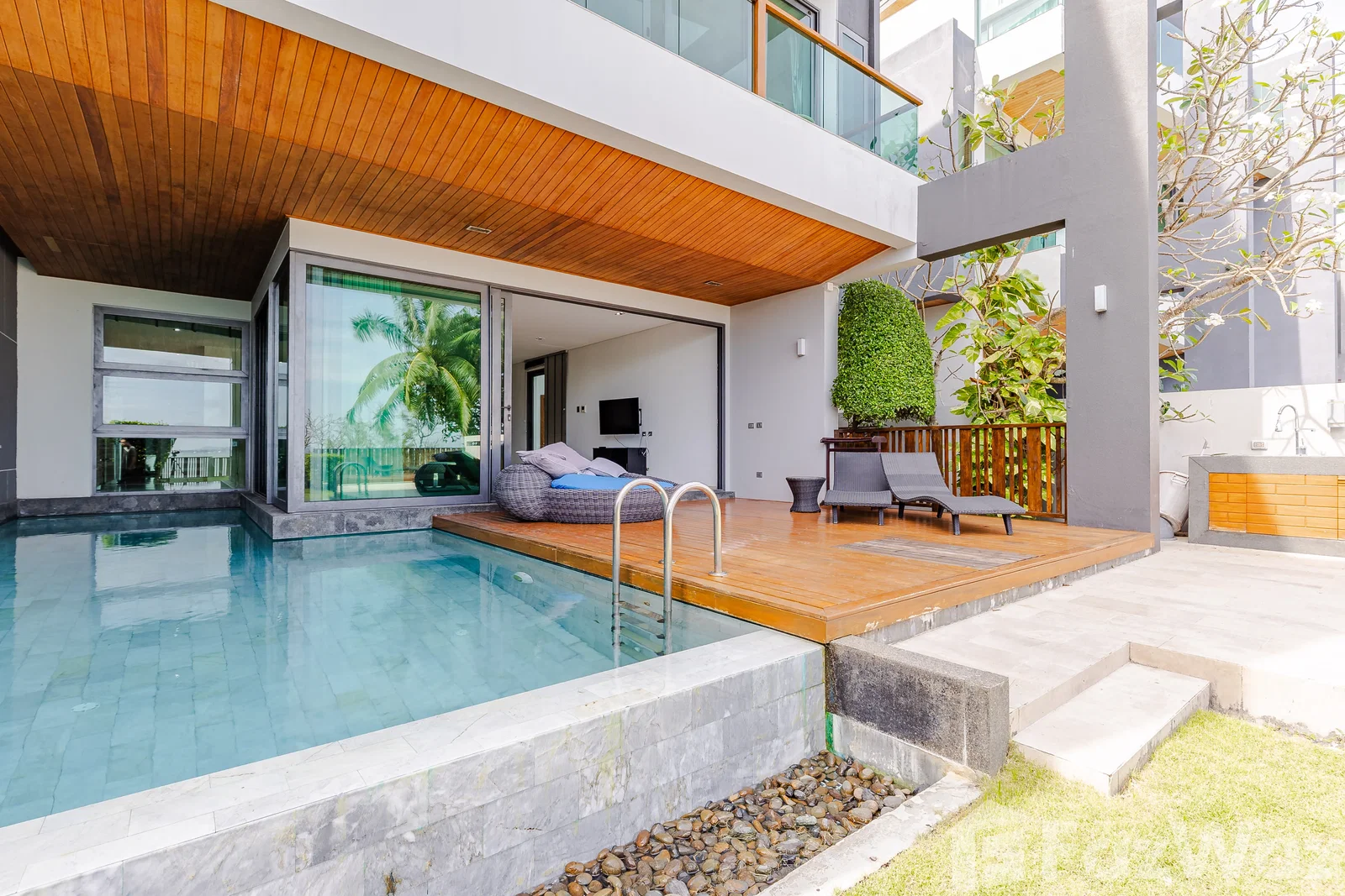 Eva Beach Sumptuous Seaview Villa  647974