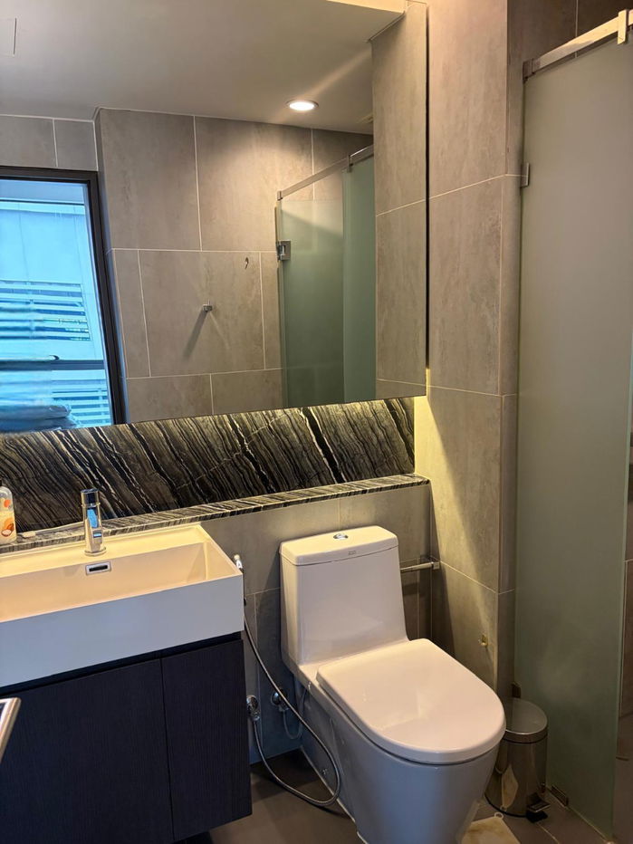 รูป ห้องหายาก เพดานสูง | 1 ห้องนอน The Lumpini 24 | ราคาคุ้ม ขายพร้อมผู้เช่า - U5920762 - รูปที่ 11/13