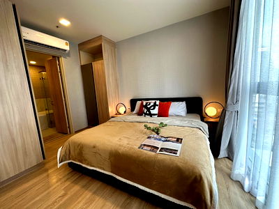 Condos for rent BTS Phaya Thai : Rare unit !!! For Rent XT Phayathai Luxury 3-Bedroom Unit, Spacious Living, Fully Furnished