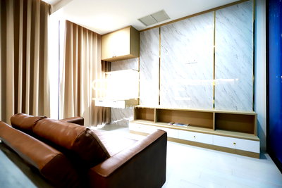 Condos for rent Chulalongkorn University : 🔥30K🔥 - Studio with Partition Modern Style High Fl. 20+ Perfect Location Connecting to BTS Phloen Chit at Noble Ploenchit Condo / For Rent