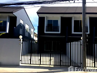 Townhouses for rent Lat Pla Khao Road : 3 Bedroom Townhouse for rent in Anusawari, Bangkok  5958887