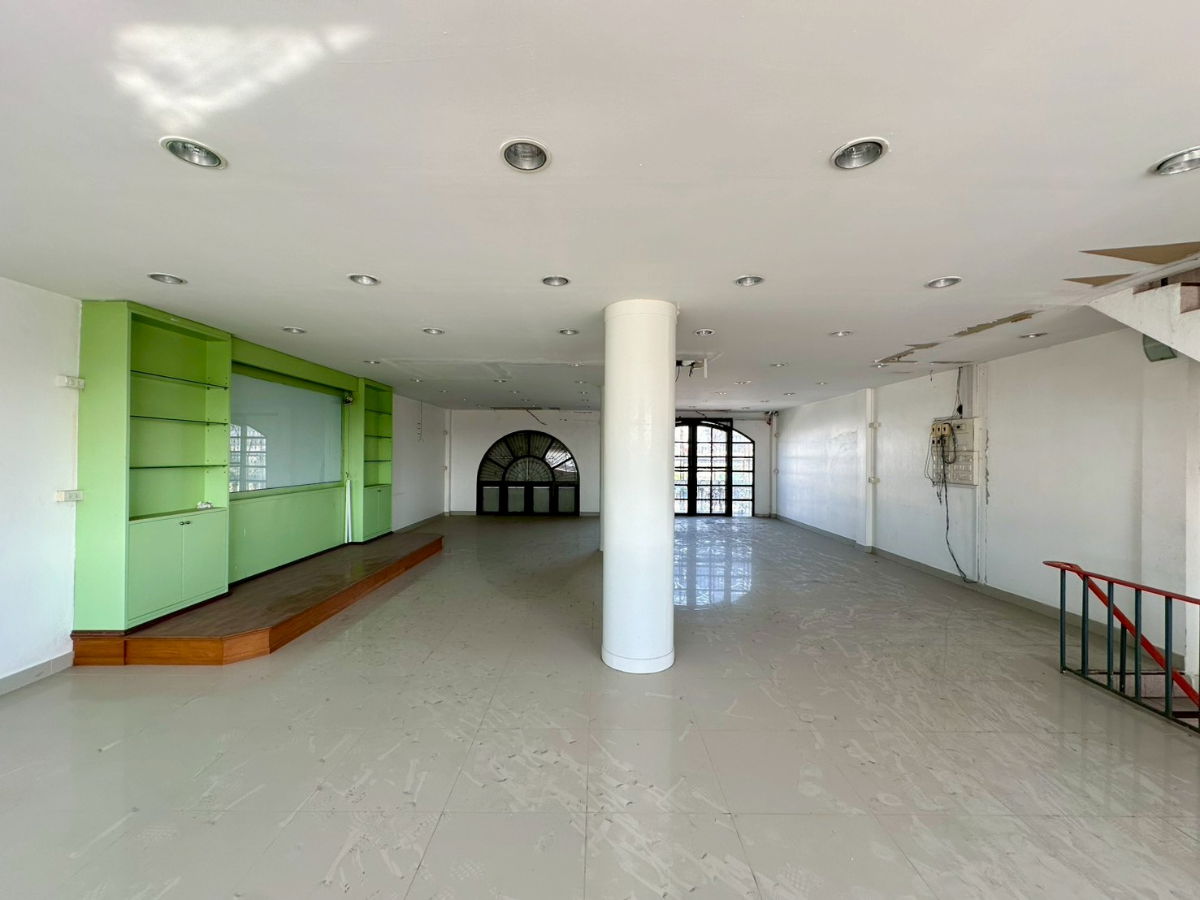 รูป ขายอาคารพาณิชย์ 3.5 ชั้น 2 คูหา ขนาด 44 ตร.ว. ห่างจากถนนกาญจนาภิเษกเพียง 500 เมตร สภาพดี ทำเลค้าขายหรือทำโฮมออฟฟิศ ที่จอดรถสะดวก ใกล้ MRTสายสีม่วง - รูปที่ 18/27