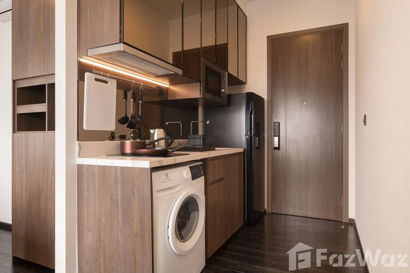 picture Modern decor & full appliances 5922675 - 4/8