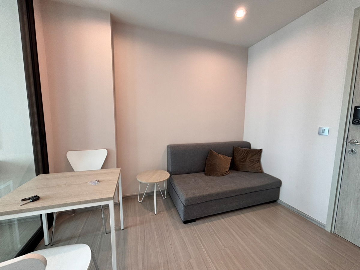 picture For rent: Aspire Erawan Prime 🎉🎉 Next to BTS Erawan Station 🚈 Fully furnished and equipped with appliances. Ready to move in. - 4/13