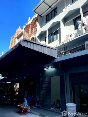 Townhouses for rent Khlong Toei : 3 Bedroom Townhouse for rent in Khlong Tan, Bangkok  5931086