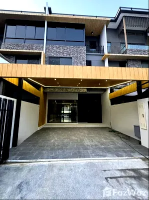 Houses for rent : Luxury Townhouse 3 bedrooms 4 bathtooms 5953568