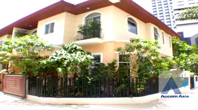 Houses for rent The Market Bangkok : 🔼🔽 AccomA 📩 Pet friendly,Home Office 3 BR House in Khlong Toei (95248)