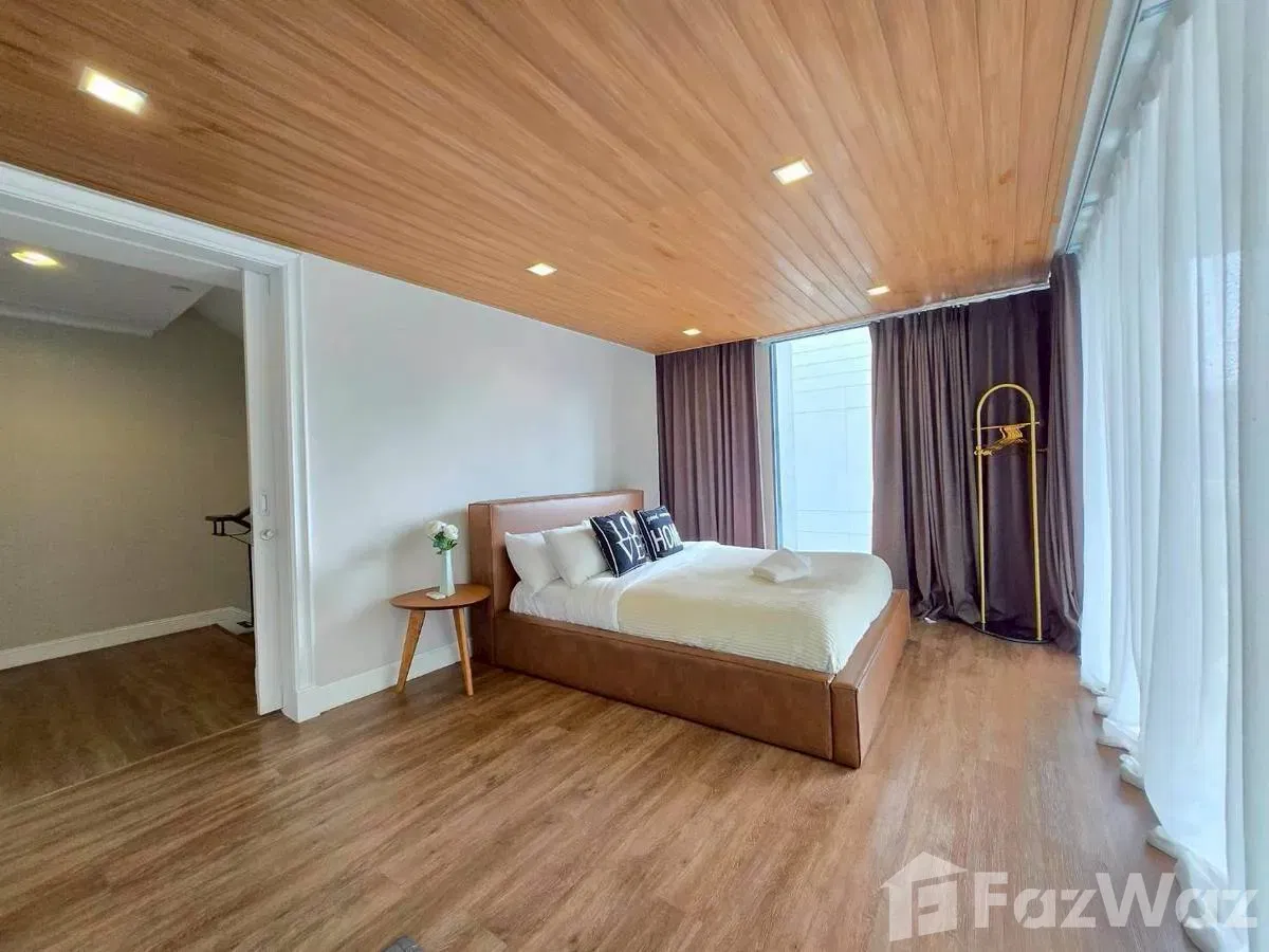 รูป คอนโดให้เช่า 4 ห้องนอน ในโครงการ 749 Residence 5947325 - รูปที่ 19/44