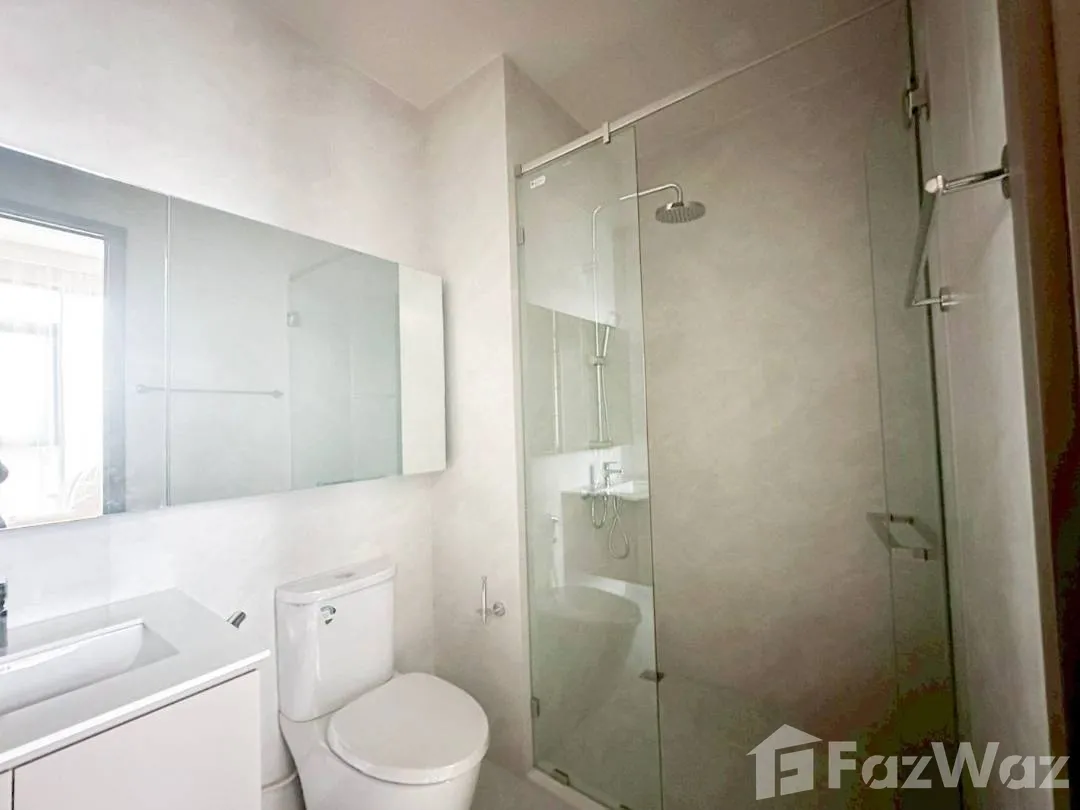 is a condo and apartment project located in Choeng Thale. 5932024 - image 5