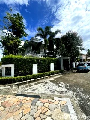 Houses for rent วิทยาลัยดุสิตธานี : 5 Bedroom House for rent at Narasiri Pattanakarn-Srinakarin 1054304