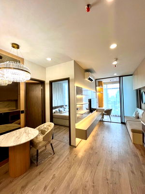 เช่าคอนโด รพ.สุขุมวิท  : Rhythm Ekkamai Estate 🚊BTS Ekkamai Brand New 1Bed Plus with workingroom with clear view 