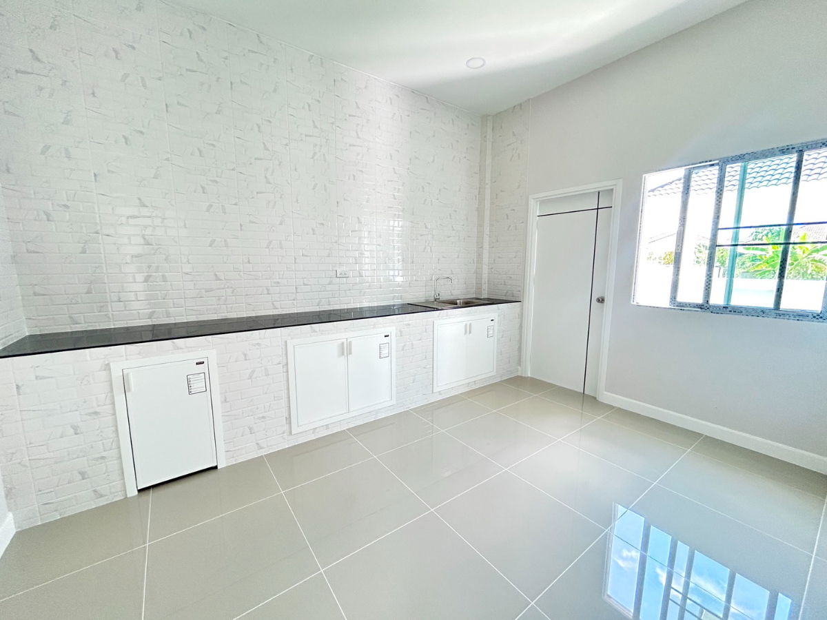 รูป ขายบ้านเดี่ยวชั้นเดียว 3 ห้องนอน 2 ห้องน้ำ 1 ห้องครัว 2 ที่จอดรถ - รูปที่ 12/16