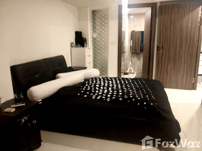 Condos for rent : Grand Avenue Residence 5942183
