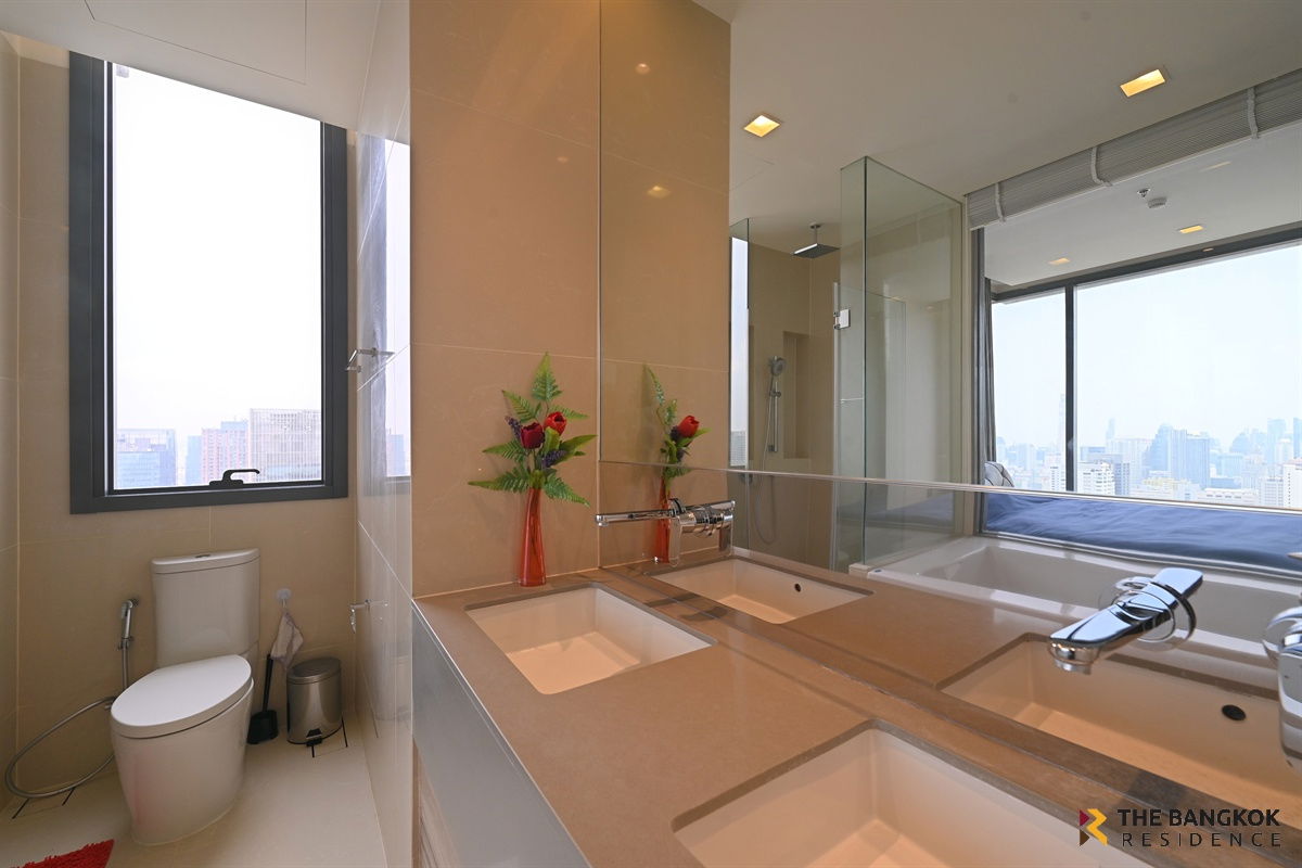 picture The Esse Asoke ð Beautiful unit, great price with special deal ðļ Near BTS Asok - 11/11