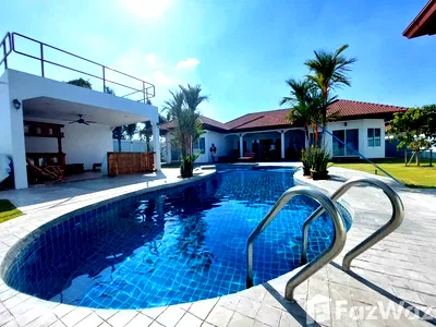 Houses for rent Bang Lamung Chonburi : 5 Bedroom Villa for rent in Nong Pla Lai, Chon Buri  5923128