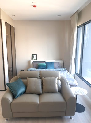 Condos for rent :  The Room                  Phayathai