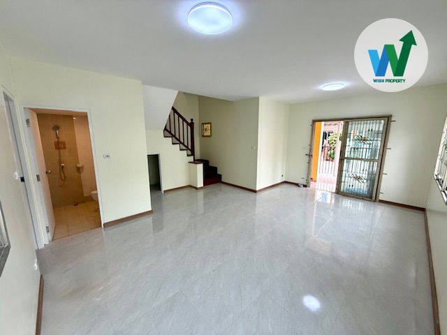 รูป ขายบ้านใกล้สนามบิน เดอะคอนเนค 2 บางนา หลังมุม ที่จอดรถเยอะ รีโนเวทใหม่ ใกล้ทางด่วน มอเตอร์เวย์ ม.รามคำแหง 2 - รูปที่ 3/9