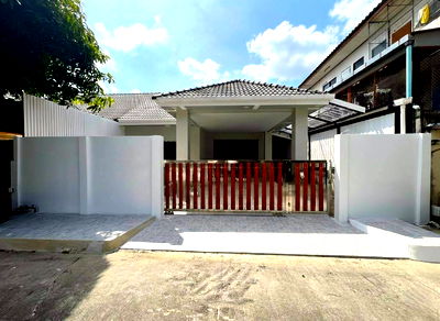 Townhouses for sale Phuket : Srisuchart Grandview 3 WR-04145