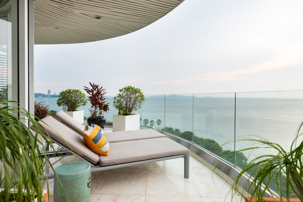 รูป For Sale Cove Pattaya RARE SUPER LUXURY BEACHFRONT UNIT — WONGAMAT (S03-2335) - รูปที่ 27/31