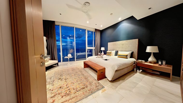 For Sale Cove Pattaya RARE SUPER LUXURY BEACHFRONT UNIT — WONGAMAT (S03-2335)