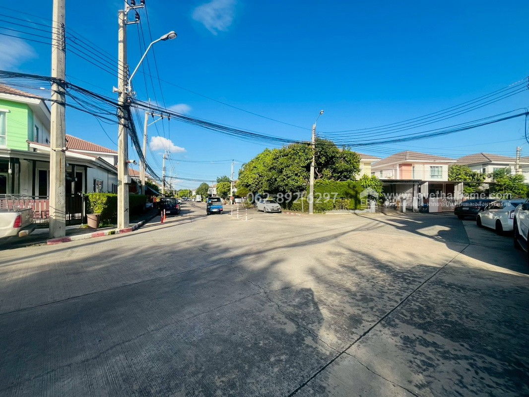 picture Two-story townhouse for sale in Pruksa Ville 49 Srinakarin-Samut Prakan, corner unit, 26.5 sq.wa. - 10/10