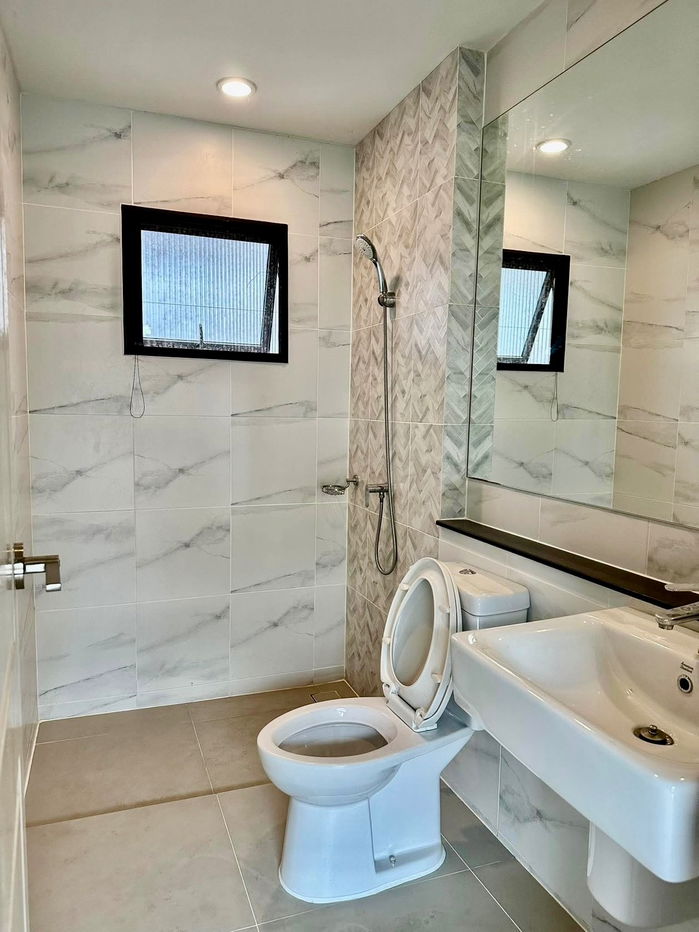 picture For Rent: Modern Detached House at Grand Pleno Phaholyothin–Rangsit A beautifully designed 2-storey home in a high-end residential community - 12/19