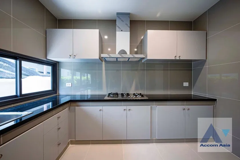 picture 🔼🔽 AccomA 📩 4 BR House @ (AA45294) - 13/20