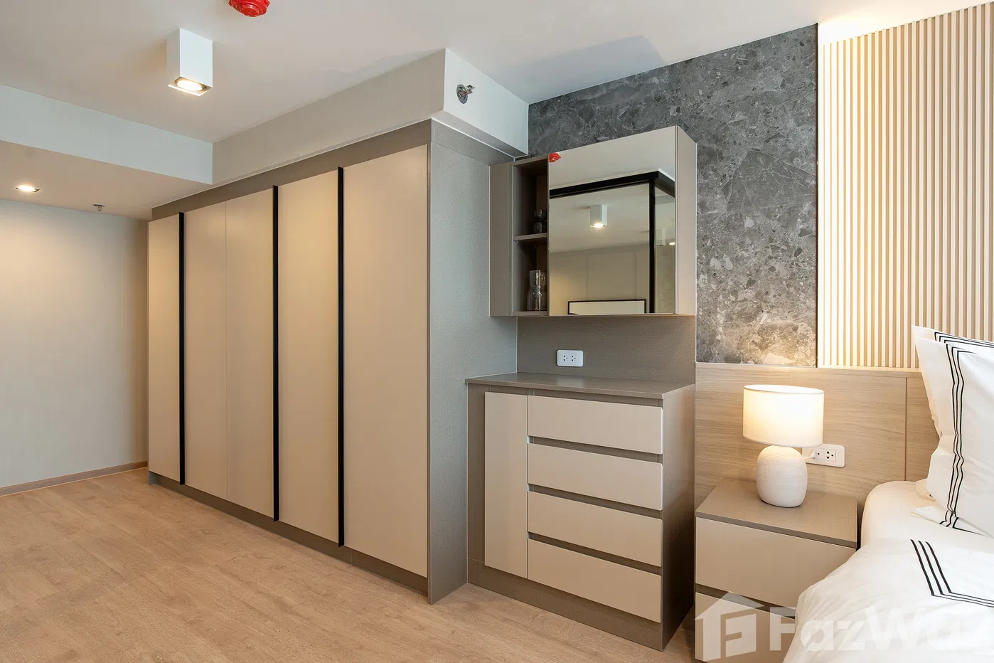 รูป คอนโดให้เช่า 2 ห้องนอน ในโครงการ ไอดีโอ พระราม 9 - อโศก 5669138 - รูปที่ 6/26