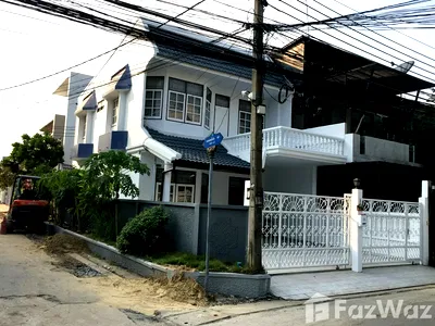 Townhouses for rent Chandrakasem Rajabhat University : 3 Bedroom Townhouse for rent in Sena Nikhom, Bangkok  5957523