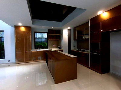 Houses for rent Sukhumvit Road : LTHC14129 – House for Rent | Sukhumvit 71 | 700 sqm | 5 Beds 6 Baths | Near BTS Phra Khanong | 250K/Month | 