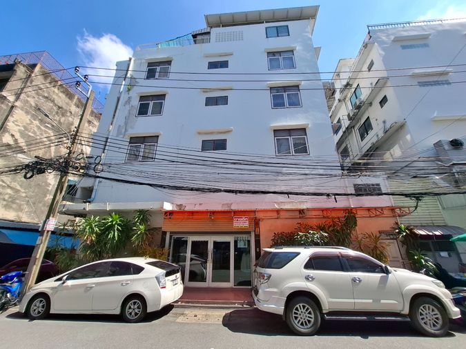 อาคารพาณิชย์ 4.5 ชั้น (สำนักงาน+ร้านค้า)  ใกล้ BTS สะพานควายและอารีย์ ถนนประดิพัทธิ์ 