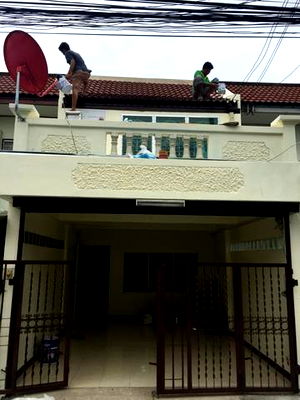 เช่าทาวน์โฮม MRT ตลาดบางใหญ่ : ให้เช่าบ้านทาวเฮ้าส์ 2 ชั้น หมู่บ้านรัตนาธิเบศร์ หลังเซ็นทรัลเวสเกต 