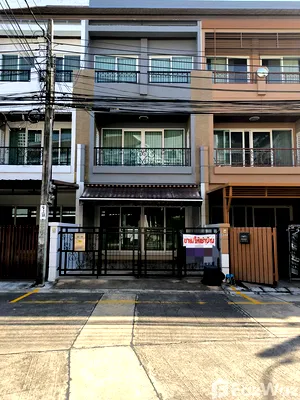 เช่าทาวน์โฮม ม.เทคโนโลยีพระจอมเกล้าธนบุรี : ให้เช่าบ้านทาว์เฮาส์ 3 ชั้น ม.บ้านกลางเมือง สุขสวัสดิ์ 5819900