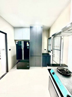 picture FOR RENT SETTHASIRI KRUNGTHEPKREETHA 2 / 5 bedrooms 5 bathrooms / 70 Sqw. 290 Sqm. **150,000** CLOSE TO BRIGHTON COLLEGE BANGKOK - 14/15