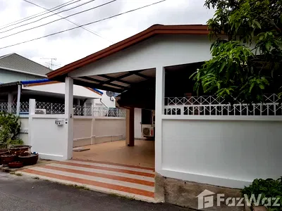 Houses for rent วิทยาลัยดุสิตธานี : 3 Bedroom House for rent in Bang Na, Bangkok  1896037