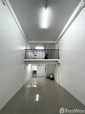 Townhouses for rent Khlong Toei : 3 Bedroom Townhouse for rent in Khlong Toei, Bangkok  5939236