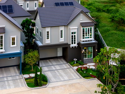 Houses for sale วิทยาลัยสารพัดช่างสมุทรปราการ : Saransiri Srinakarin-Praksa: Modern Farmhouse style single-family homes in a convenient location near BTS Praksa.