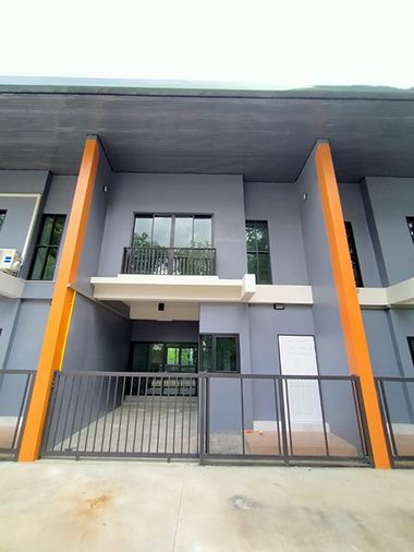 ให้เช่าทาวน์เฮ้าส์ 2 ชั้น ย่านเศรษฐกิจ พื้นที่ 120 ตารางเมตร 20 ตารางวา