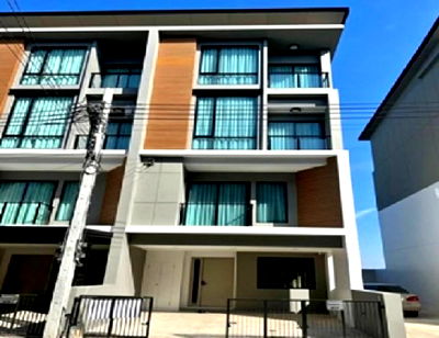 เช่าสำนักงาน เขตบางเขน : ให้เช่าสำนักงาน ทาวน์โฮม 3.5 ชั้น โครงการ พรีเมียม เพลส พหลโยธิน รามอินทรา หลังมุม / ถนนเทพรักษ์ /แอร์ 5 เครื่อง เหมาะเป็นสำนักงาน จดบริษัทได้